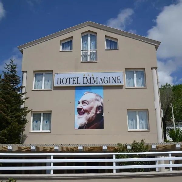想象酒店，位于圣乔瓦尼·罗通多的酒店