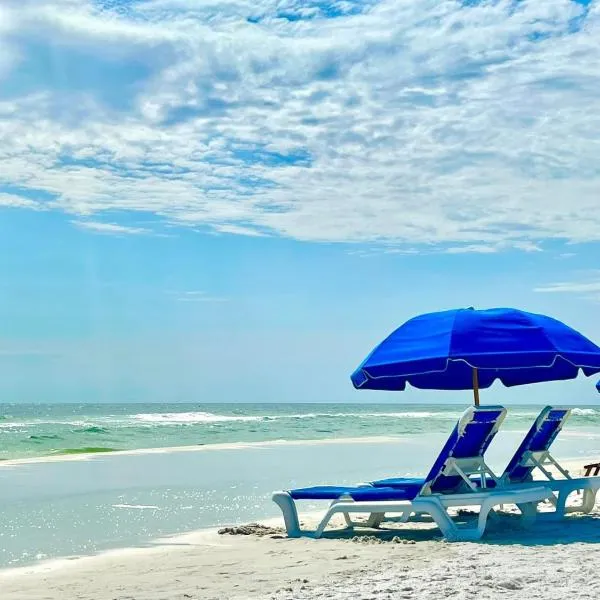 Beach access close to Walmart, Bowling,skating and Game room，位于巴拿马城海滩的酒店