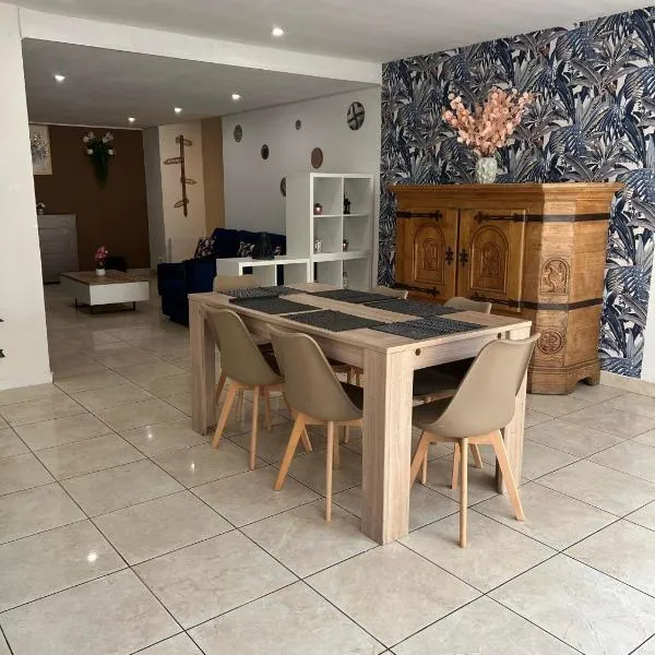 Logement Bonheur，位于Lallaing的酒店