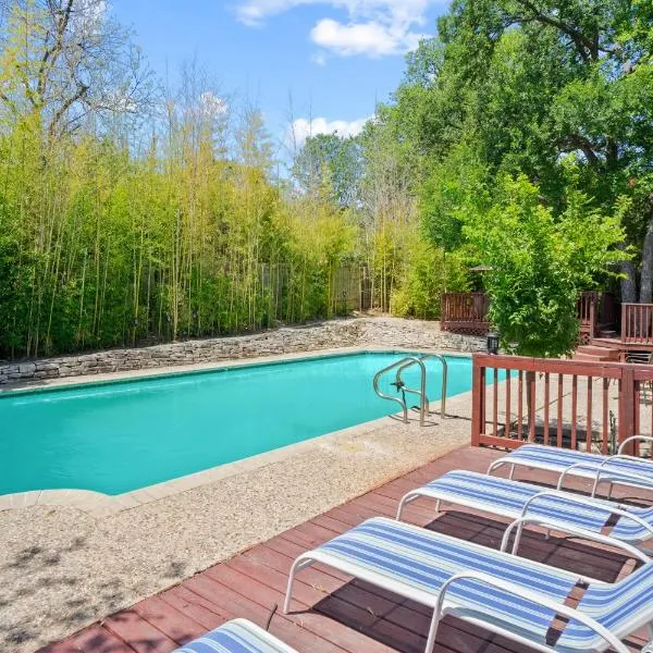 Bamboo Oasis-Relaxing Hot Tub-Family Time，位于圣安东尼奥的酒店