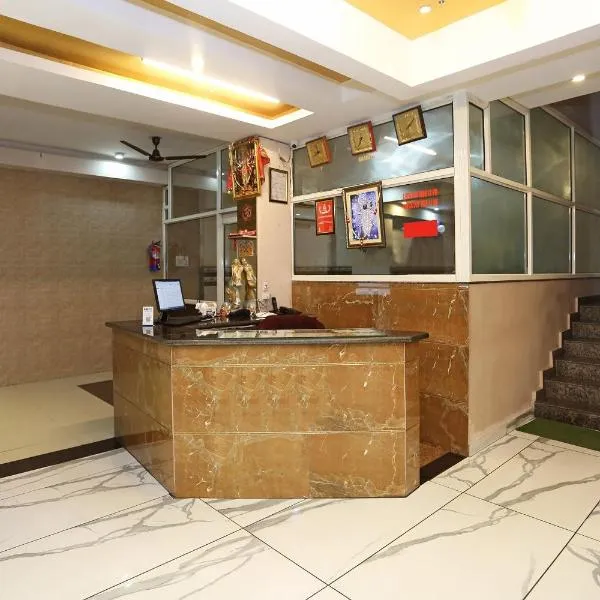 OYO HOTEL SHRI KALYAN，位于Tīrath的酒店