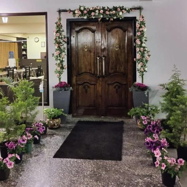 The Arbour Inn，位于西隆的酒店