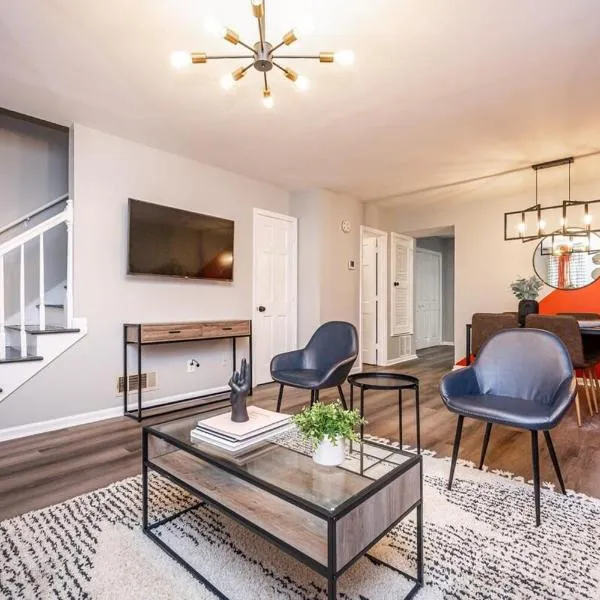 NEW ENTIRE PLACE COZY QUIET 2b2b TOWNHOUSE SP1277，位于诺克罗斯的酒店