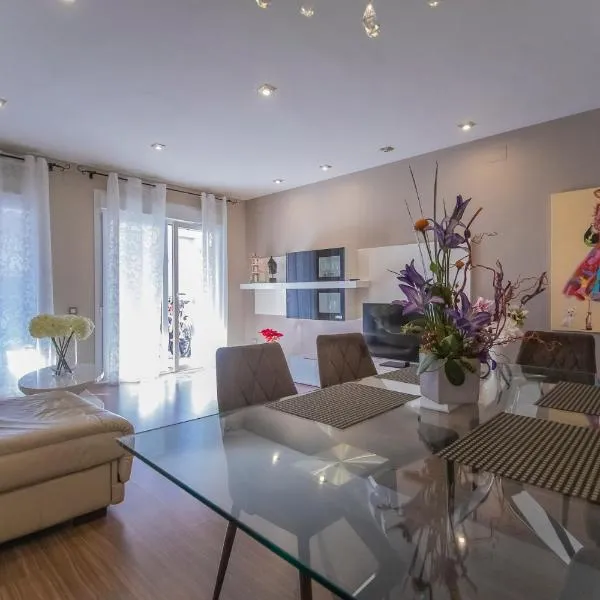 Luxury apartment in the centre of Salou，位于萨洛的酒店