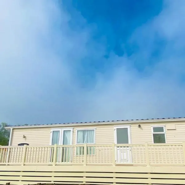 Pen y Maes Caravan，位于克里基厄斯的酒店