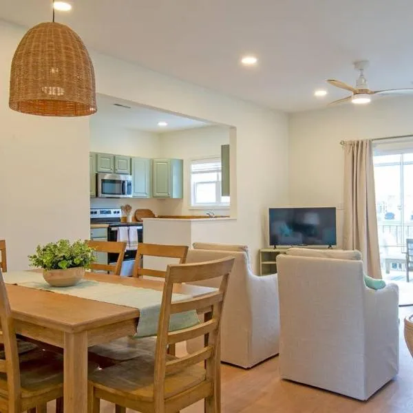 Charming Lewes-Rehoboth Retreat, Pet Friendly，位于刘易斯的酒店