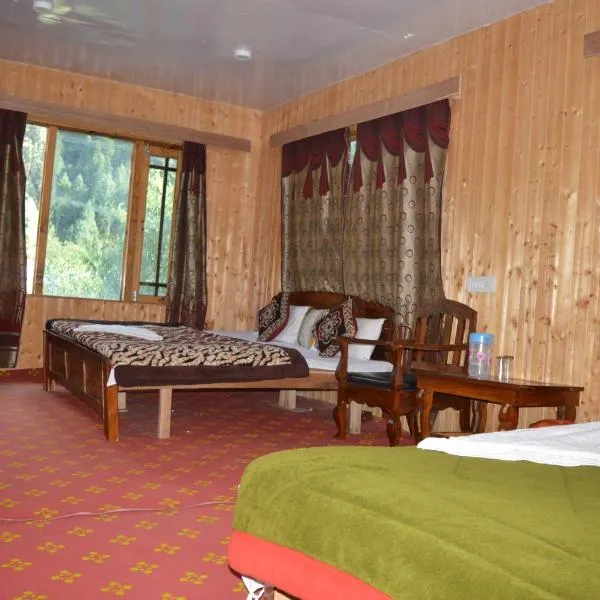 Hotel Gulfam Palace，位于Kolur的酒店