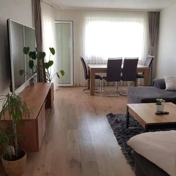Sonnige 3 Zimmer Ferienwohnung Sun Mountain，位于Rechberghausen的酒店
