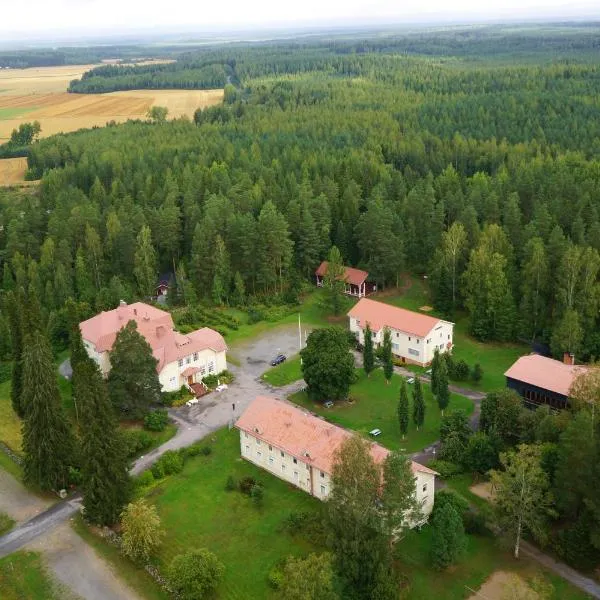万哈喀湖马基酒店，位于Karhunmäki的酒店