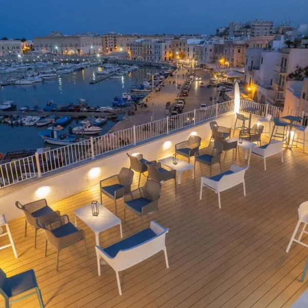 LA BANCHINA LUXURY SUITES，位于特拉尼的酒店