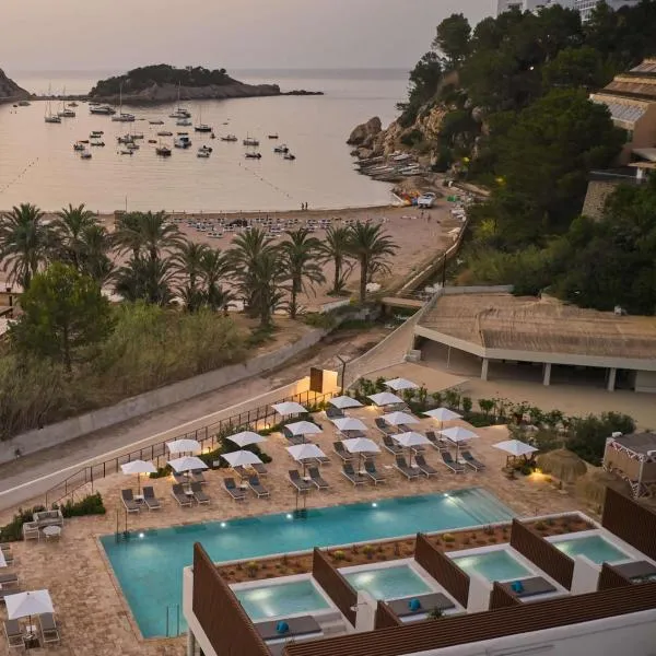 The Club Cala San Miguel Hotel Ibiza, Curio Collection by Hilton, Adults only，位于圣米格尔港的酒店