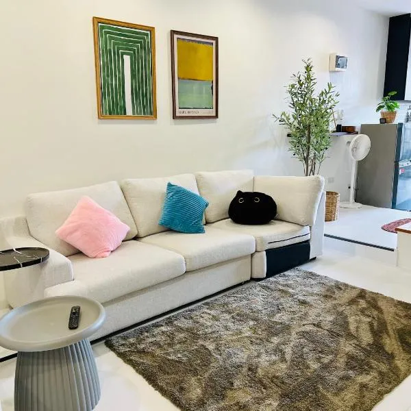 The Rooftop Townhouse in Center of Pattani，位于Ban Rusamilae的酒店
