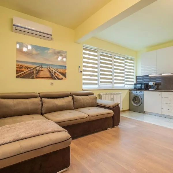 Top Location Central New & Spacious 3 BDR apt Medical Academy，位于索非亚的酒店