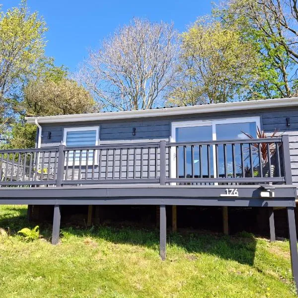 Chalet 176 Glan Gwna Park Caernarfon，位于Caeathro的酒店