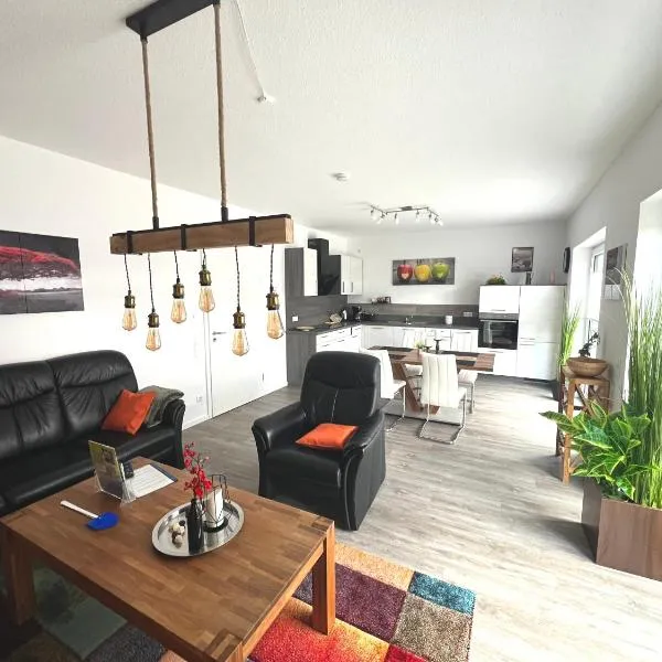 Ferienhaus "Royal Gala" Meppen Ebenerdig Carport Terrasse Neubau NETFLIX Free WIFI 2 Schlafzimmer Küche GästeWC，位于梅彭的酒店