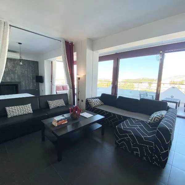 Luxury view apartment 10min from Athens airport，位于科洛皮奥的酒店