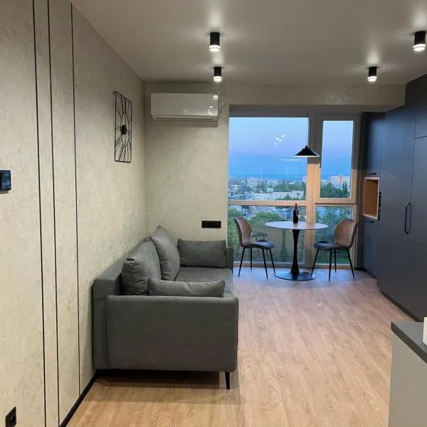 Комфортний люкс з панорамою Netflix，位于赫梅利尼茨基的酒店