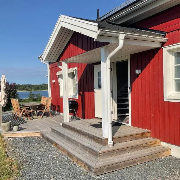 Villa med sjöutsikt，位于Fors的酒店