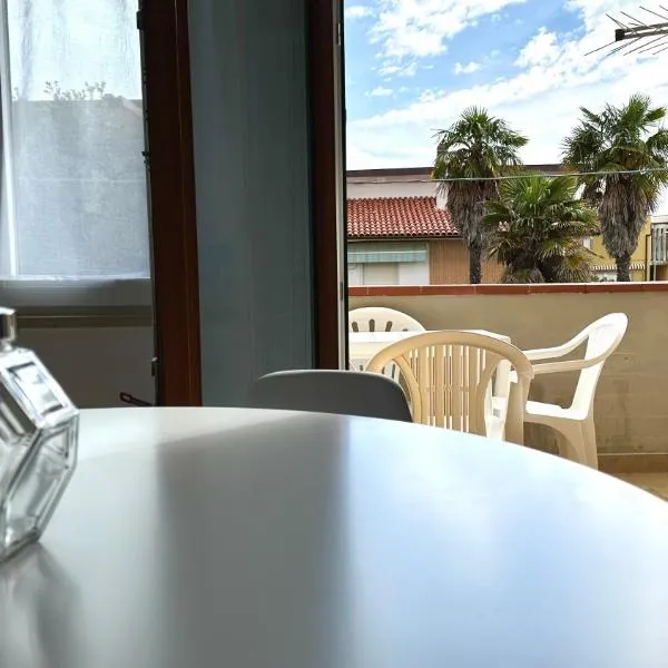 M095 - Marcelli, trilocale ristrutturato a 100 m dal mare，位于马瑟利的酒店