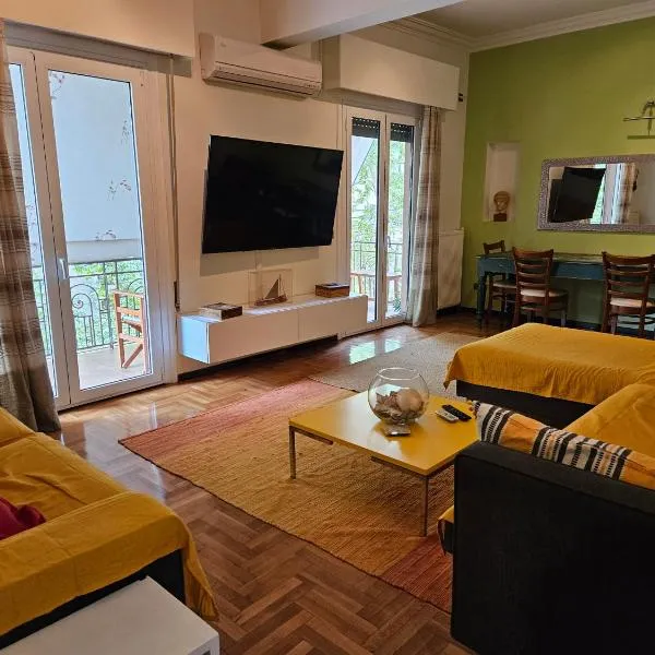 3 bedder condo in Ilisia, Megaro Mousikis，位于雅典的酒店
