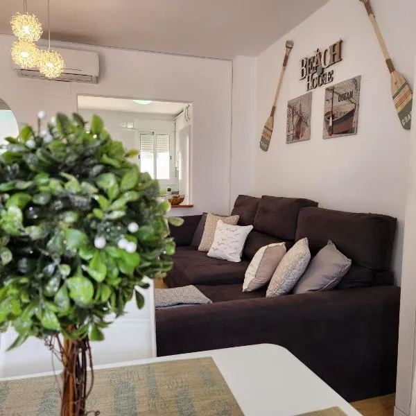 Triplex Adosado de cuatro dormitorios de esencia marítima a 2 minutos de la playa!，位于维拉的酒店