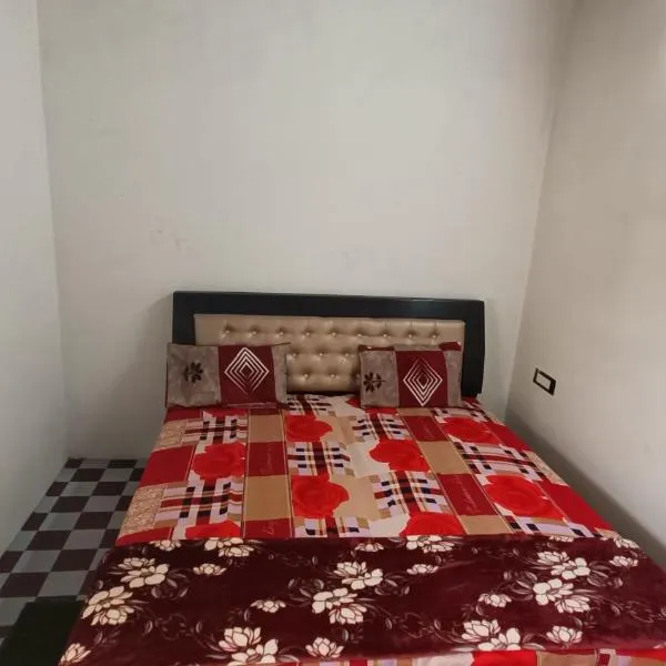 Keshav Narayan Home Stay，位于马图拉的酒店