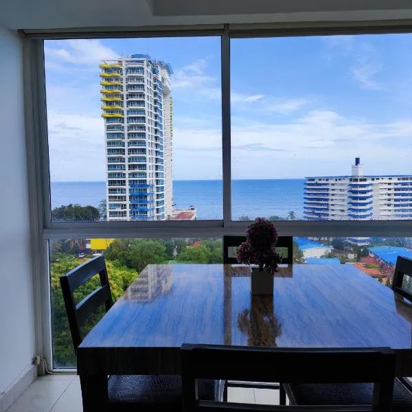 Playa Coronado, Apartamentos con vista al mar，位于Las Lajas的酒店