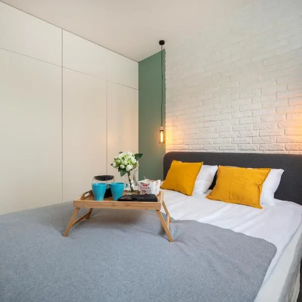 Łódź Business Suite - Terrace, Parking, Workspace - by Rentujemy，位于罗兹的酒店