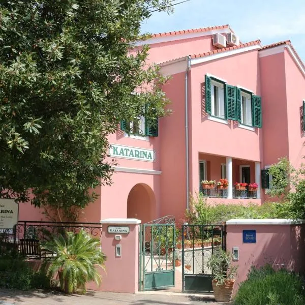 Villa Katarina Lošinj Island，位于内里吉恩的酒店