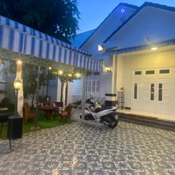 Villa homestay Misa，位于Ấp Bình Hưng的酒店