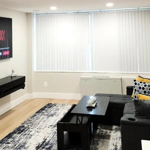 Cozy King Suite in the heart of Towson，位于陶森的酒店
