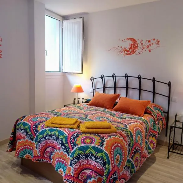 La Casita de Diana Laredo, Casco Antiguo, parking free，位于拉雷多的酒店