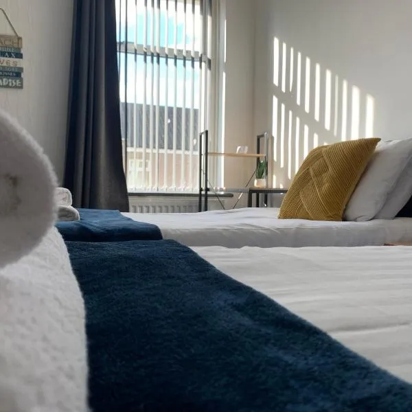 Cheerful - 3 Bed - Serviced Accommodation - In Heart of Northumberland - Sleeps 6，位于Bebside的酒店