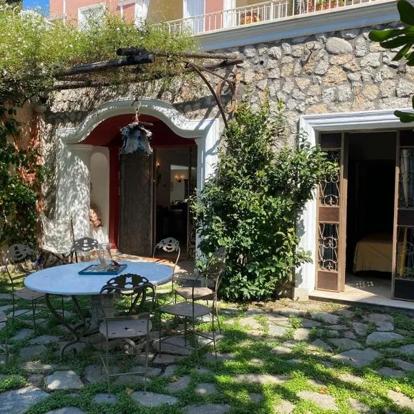 Luna tu Capri casa vacanze，位于卡普里的酒店