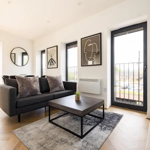 Charles Hope Staines Riverside，位于斯坦斯的酒店