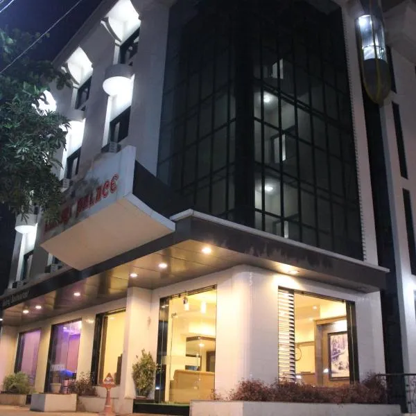 Hotel Laxmi Palace，位于舍地的酒店