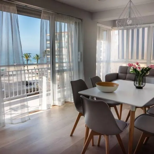 Seaside Views Apartment in Salou，位于雷乌斯的酒店