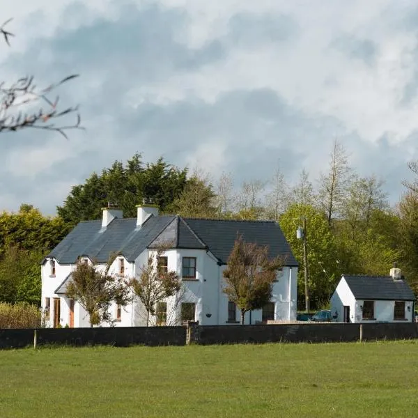 Glenvela guest house，位于Béal Átha Mó的酒店