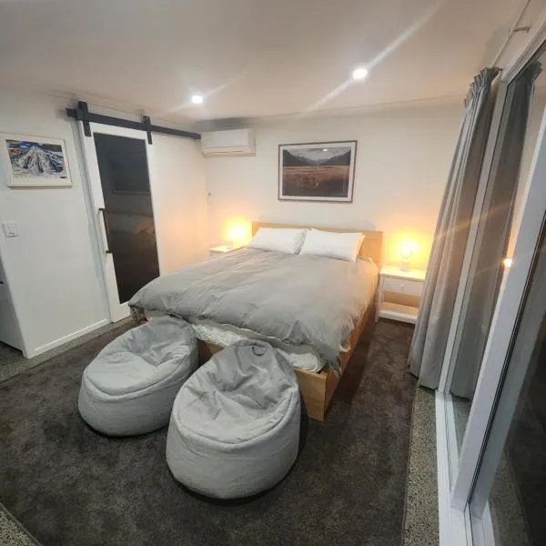 Beautiful Rural Hilltop Studio Unit，位于坎布里奇的酒店