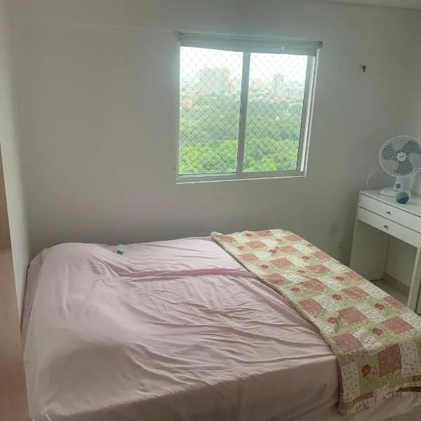 Quarto em condomínio no bairro Fátima，位于福塔莱萨的酒店