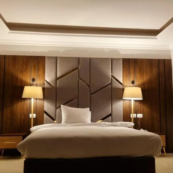 Grand Plaza Hotel & Resort，位于Qaryat ash Shamālī的酒店
