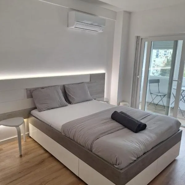 Lisbon South Bay Rooms 2，位于阿尔马达的酒店