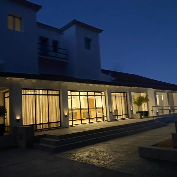 TERMAS PISMANTA Hotel & Spa，位于Las Flores的酒店