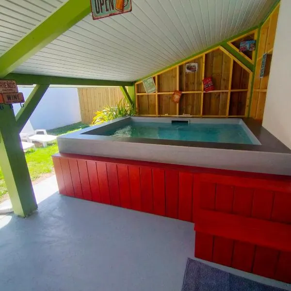 Gîte 2 pers avec espace bien-être chauffé et piscine partagés entre Bordeaux et Lacanau océan，位于拉卡诺奥肯的酒店