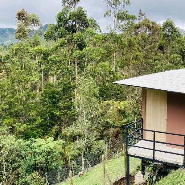 Chalet entre El Retiro y La Ceja，位于雷蒂罗的酒店
