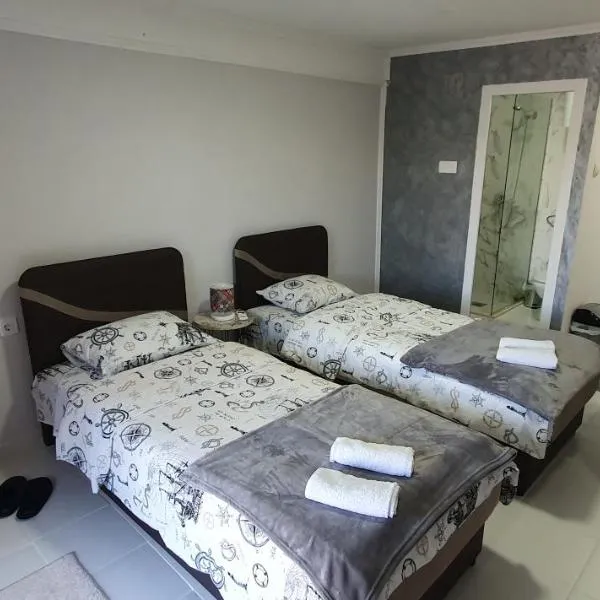 Cozzy apartment near the Aiport Podgorica，位于波德戈里察的酒店