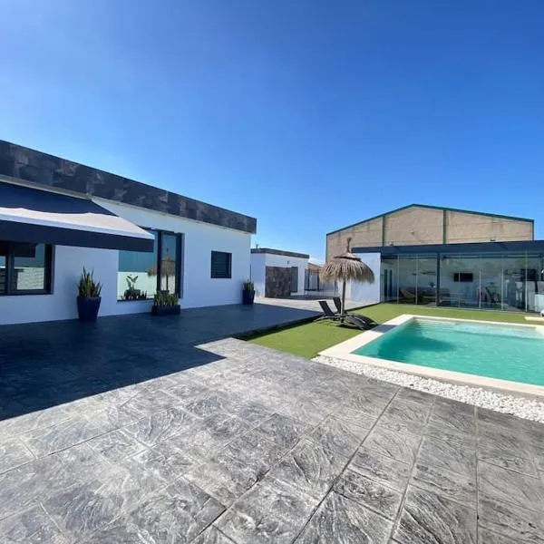 Chalet Benamejí，位于桑卢卡尔-德巴拉梅达的酒店