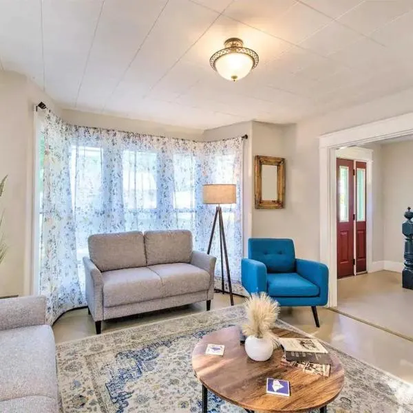 Charming Bingham Home Near Outdoor Adventure, Pet Friendly!，位于Bingham的酒店