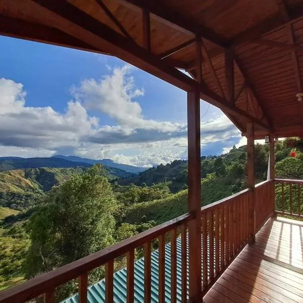 Cabaña Cebra - THE Spot for GREAT Sunset views!，位于Jardín的酒店