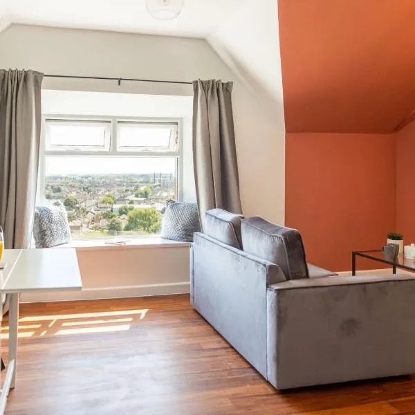 Stylish Loft Apartment with View，位于纽波特的酒店